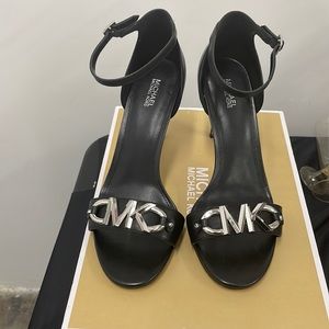 Michael Kors Izzy Sandal